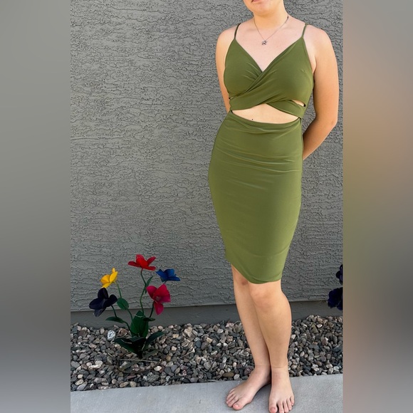 Mura Boutique Cross Bodice Bare Midriff Jersey Midi Dress Olive Green ZB6 - Picture 4 of 10